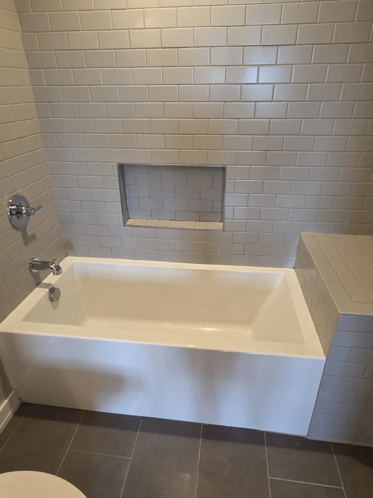 Bathtub after cleaning