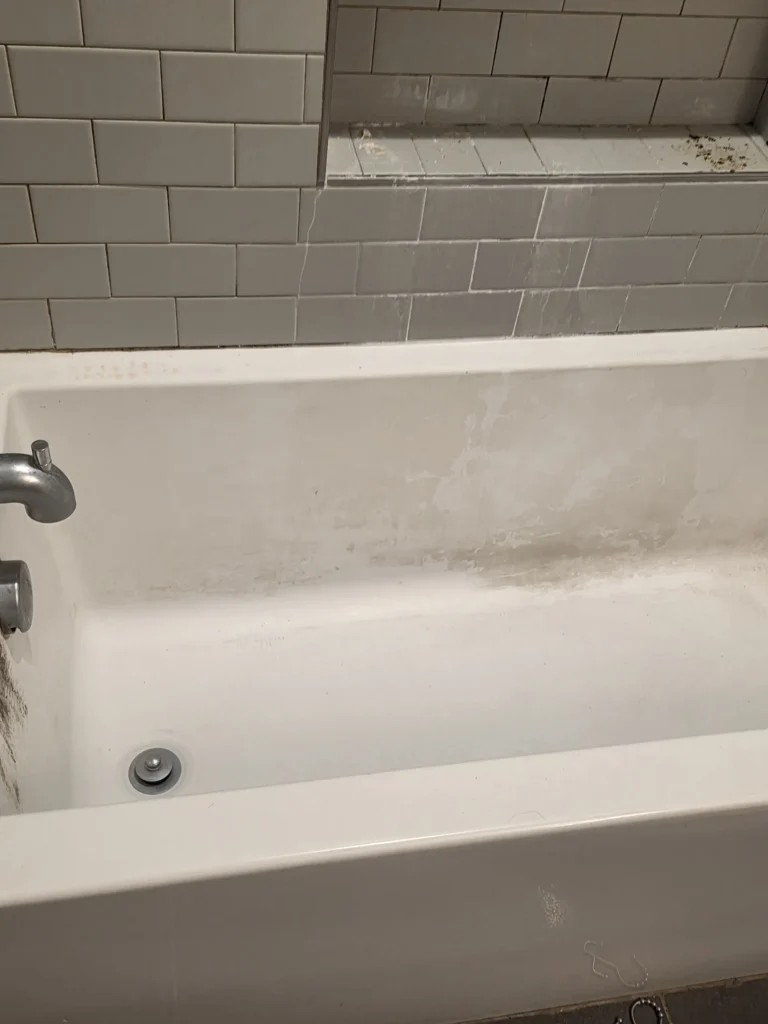 Bathtub before cleaning