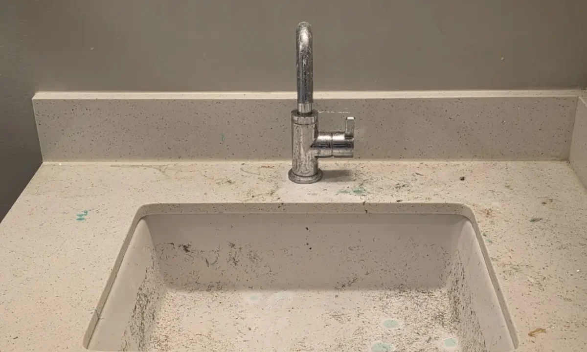 Vanity sink before cleaning